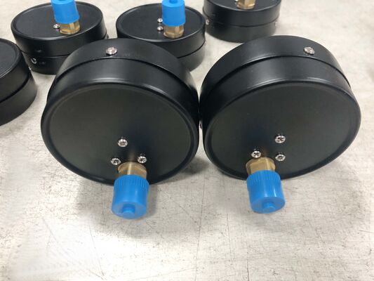 Манометр воздушного ресивера 4 дюйма (100 мм) с диапазоном 0-1,6 МПа и цветовой индикацией зон безопасности