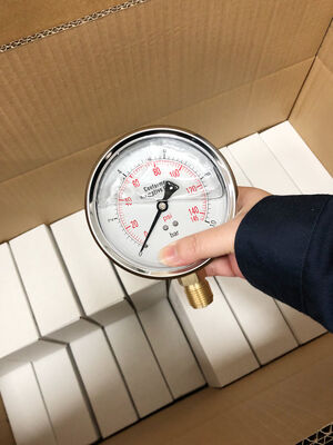 Премиальный жидкостью заполненный датчик из нержавеющей стали с двойной шкалой и точностью 1,6%.